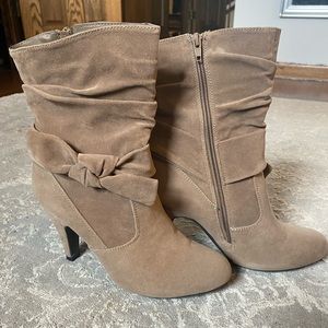 Cute bow tie booties